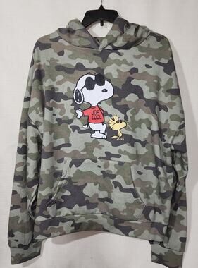 Snoopy and Woodstock Camo hoodie men's size XL